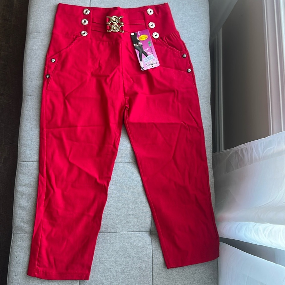 Soft stretch colorful capri pants for spring/summer